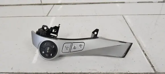 Toyota Prius (XW30) Steering wheel buttons/switches F70CV1158