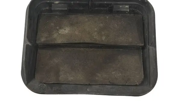 Tesla Model S Quarter panel pressure vent F2AB280B62B