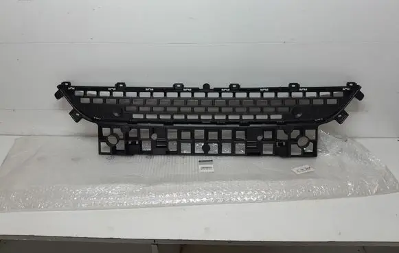 Renault Master III Front bumper lower grill 622546766R 622548761R
