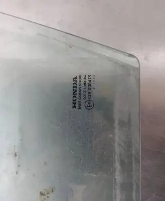 Honda Civic Front door window/glass (coupe) DOT211M86AS2 43R000479