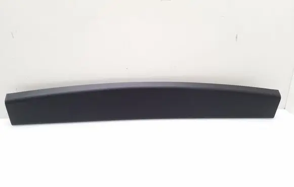 Tailgate trim