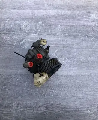 Toyota Avensis T250 Power steering pump