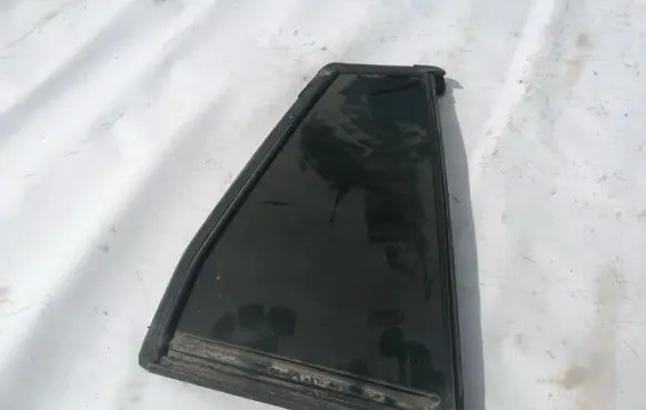 Renault Laguna II Rear vent window glass 