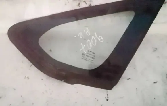 Toyota Auris 150 Front triangle window/glass 