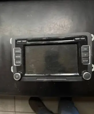 Volkswagen Eos Radio/CD/DVD/GPS head unit 3C8035195 7647239360