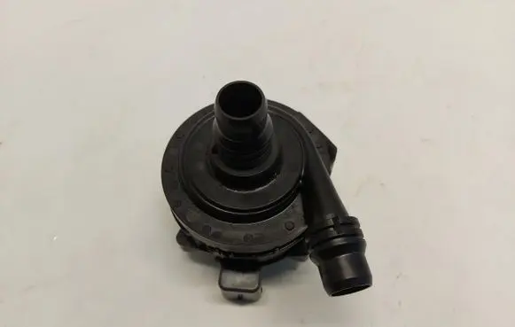 Opel Grandland X Water pump 9839261880JLK01