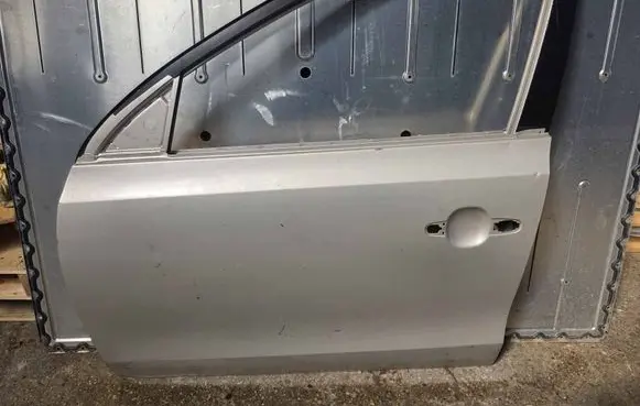 KIA Ceed Front door 