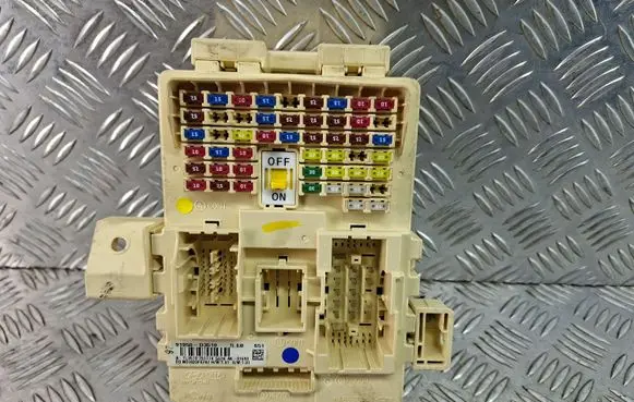 Hyundai Tucson TL Fuse module 91950D3510