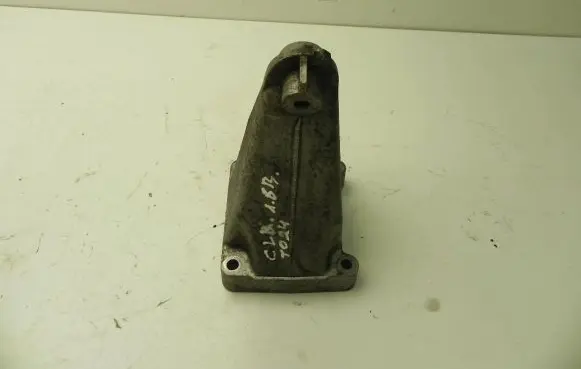 Mercedes-Benz CLK A209 C209 Engine mounting bracket A2712230804 MB1095