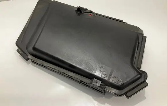 Mercedes-Benz E W211 Fuse box cover A2115400182 08511050 57981