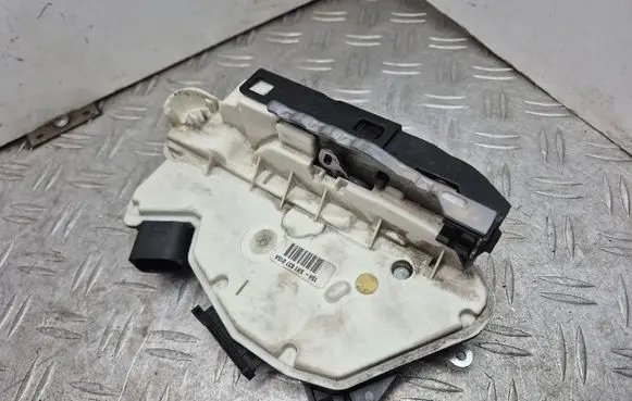 Seat Ibiza IV (6J,6P) Front door lock 5N1837015A