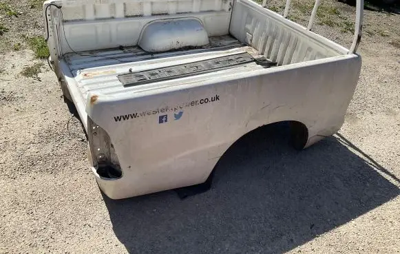 Toyota Hilux (AN10, AN20, AN30) Pickup box 