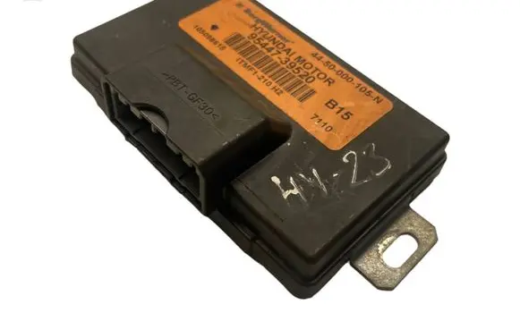 Hyundai Santa Fe Gearbox control unit/module 9544739520 4450000105N 105098615