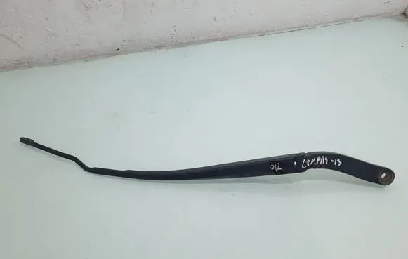 Jeep Compass Front wiper blade arm 89813772