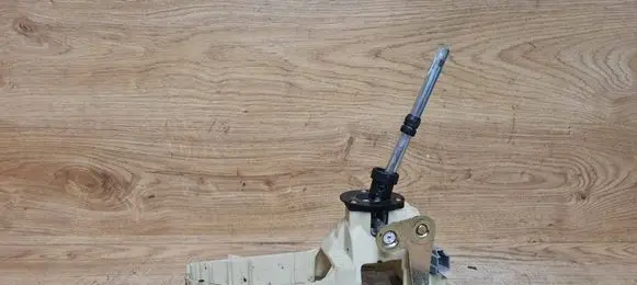 Volvo S60 Gear shifter/selector 8028100061