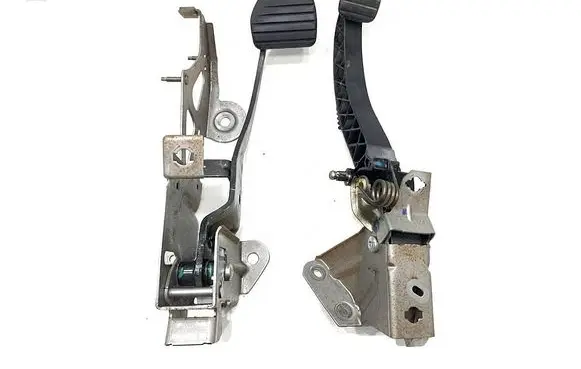 Mercedes-Benz Citan W415 Pedal assembly 465037304R