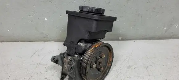 Land Rover Range Rover L322 Power steering pump 6758565