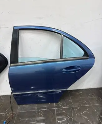 Mercedes-Benz C W203 Rear door