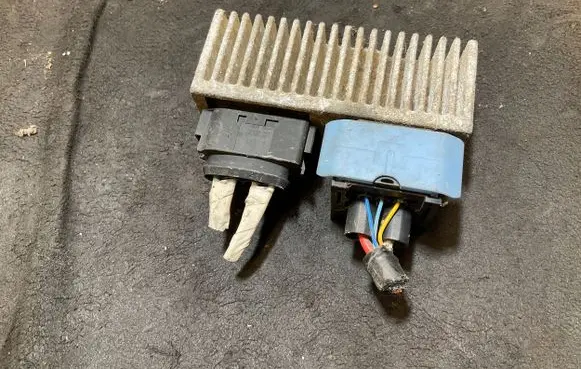 Glow plug pre-heat relay