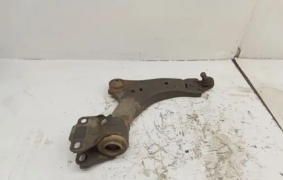 Volvo XC60 Front lower control arm/wishbone 8G9N3A053A