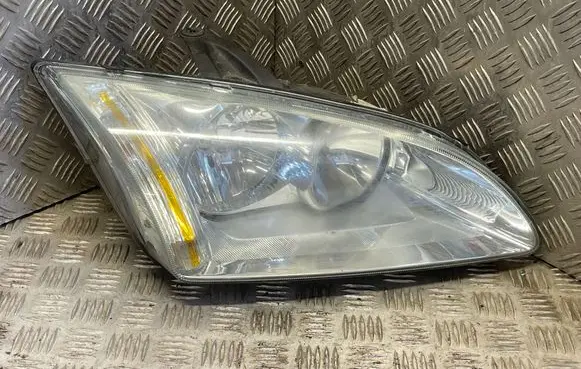 Ford Focus Headlight/headlamp 4M5113w029