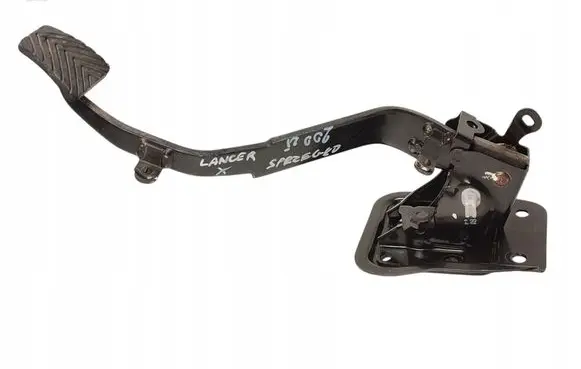 Mitsubishi Lancer X Clutch pedal HENCAR17388642888