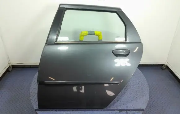 Fiat Punto (199) Rear door