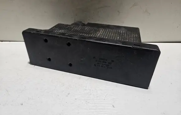 Mercedes-Benz E W210 Central locking vacuum pump 0132006338 2108000048