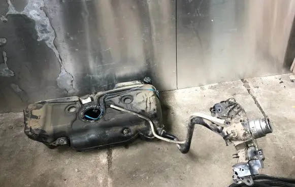 Volkswagen Touran III Fuel tank 5q0201021br