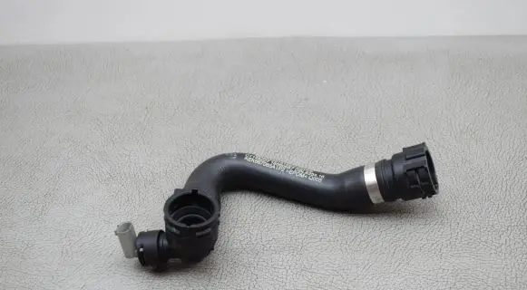 Mercedes-Benz GLC X253 C253 Engine coolant pipe/hose A2535018182