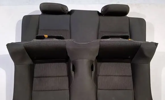 Ford Mustang V Second row seats 