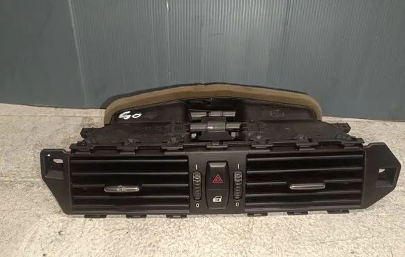 Dash center air vent grill