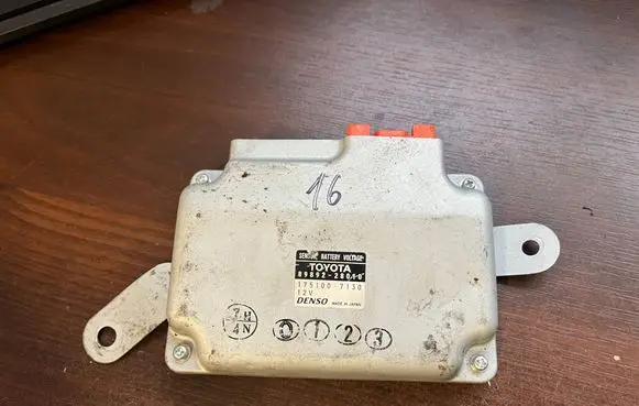 Toyota Auris 150 Other control units/modules 8989228010