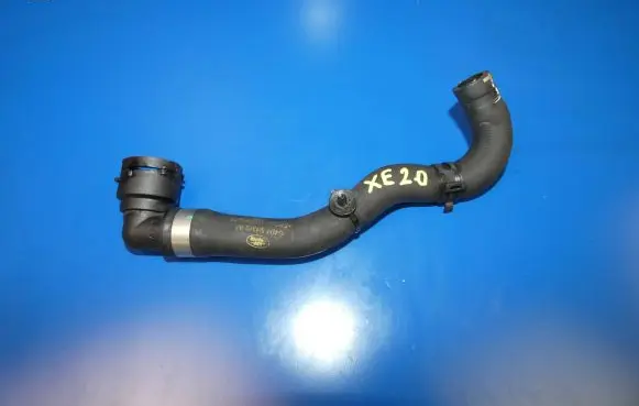 Jaguar XE Engine coolant pipe/hose G4D35H372BA