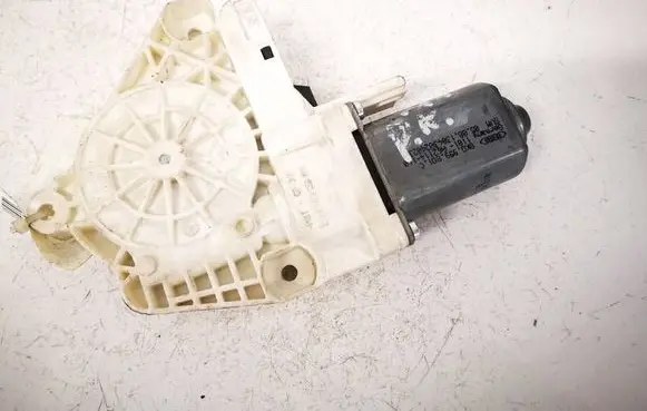 Audi A1 Front door window regulator motor 8K0959801C