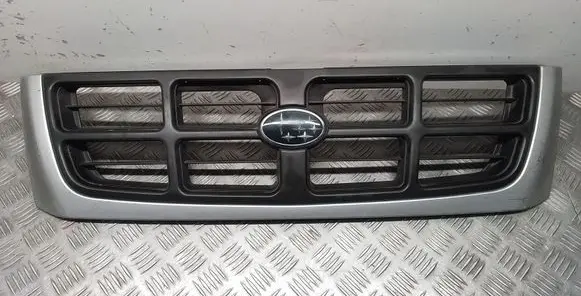 Subaru Forester SF Front bumper upper radiator grill