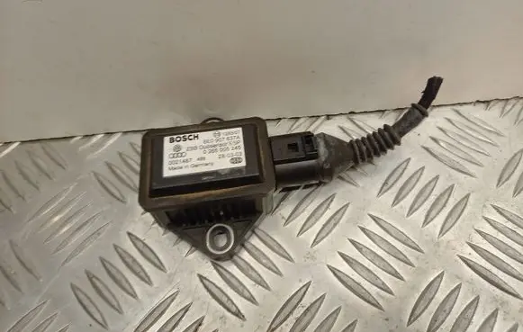 Volkswagen PASSAT B5.5 ESP acceleration yaw rate sensor 8E0907637A