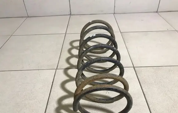 Jeep Cherokee Front coil spring