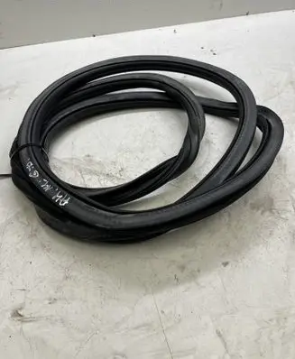 Audi A4 S4 B8 8K Rubber seal rear door 