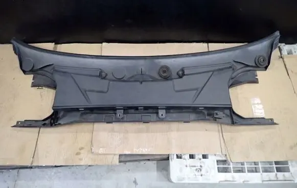BMW 1 E81 E87 Wiper trim
