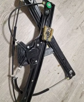 BMW X5 F15 Front door window regulator with motor 7322747
