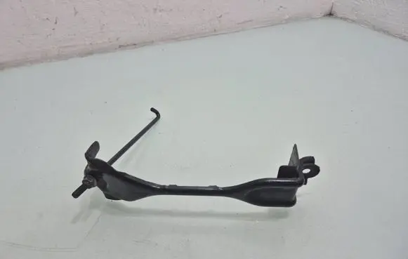 Nissan Qashqai+2 Battery bracket 