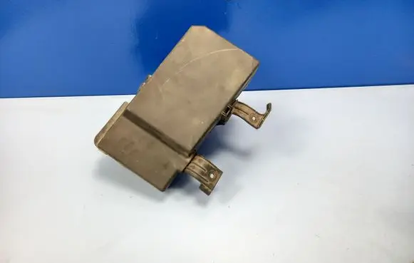 Mazda 6 Fuse box cover G21C