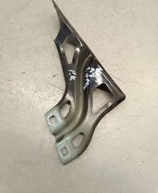 Fender mounting bracket