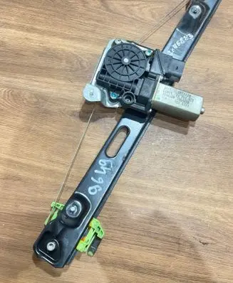 BMW 3 E90 E91 Rear door window regulator with motor 7075883