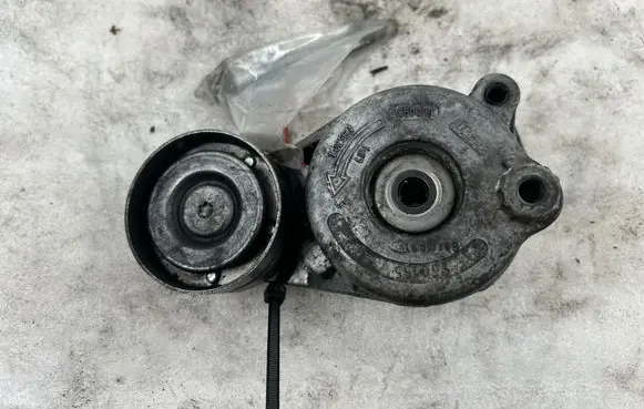 Mercedes-Benz E C207 W207 Generator/alternator belt tensioner 1550001 950155 01552010001