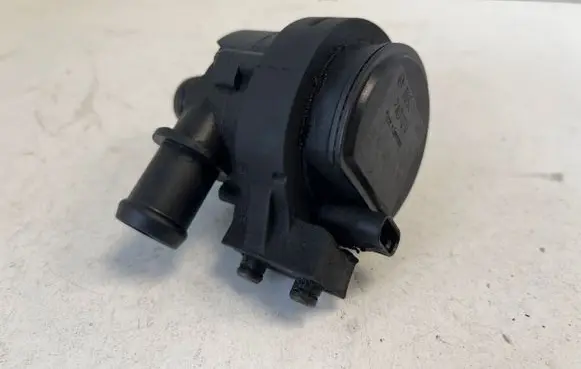 Volkswagen PASSAT B8 Electric auxiliary coolant/water pump 5g0965567