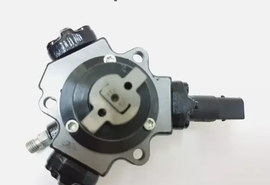 BMW 7 E38 Fuel injection high pressure pump 0445010009