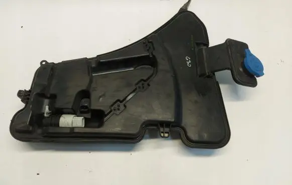 BMW 5 G30 G31 Windshield washer fluid reservoir/tank 7357287