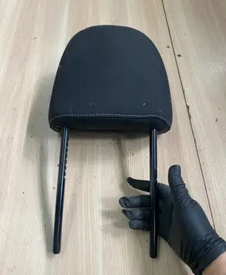 Opel Vivaro Front seat headrest
